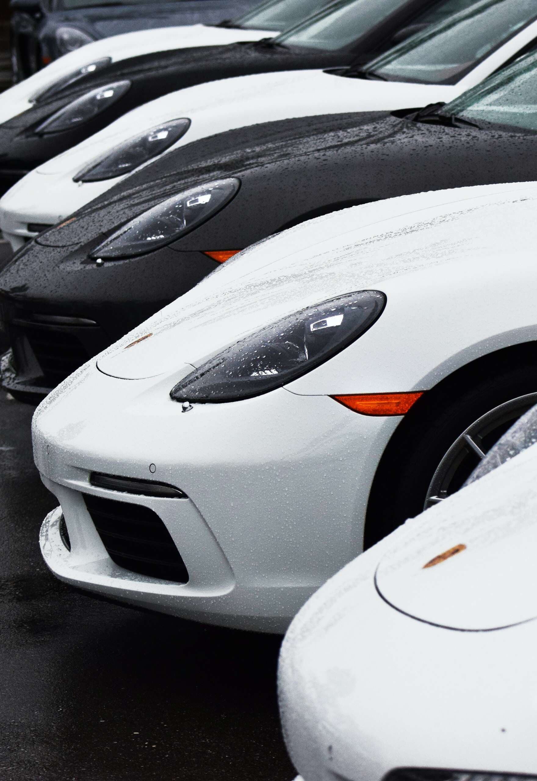 Automotive service bay